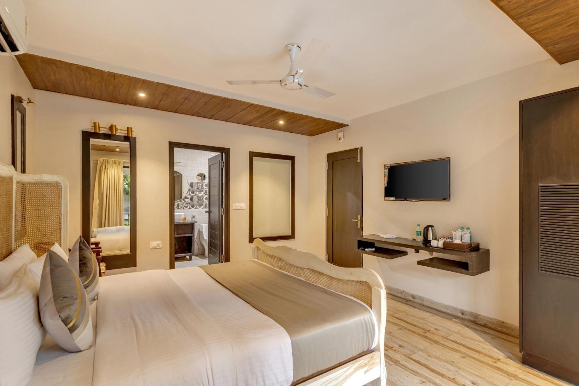 Skon Morjim Beach Resort By Orion Hotels Старый Гоа Экстерьер фото