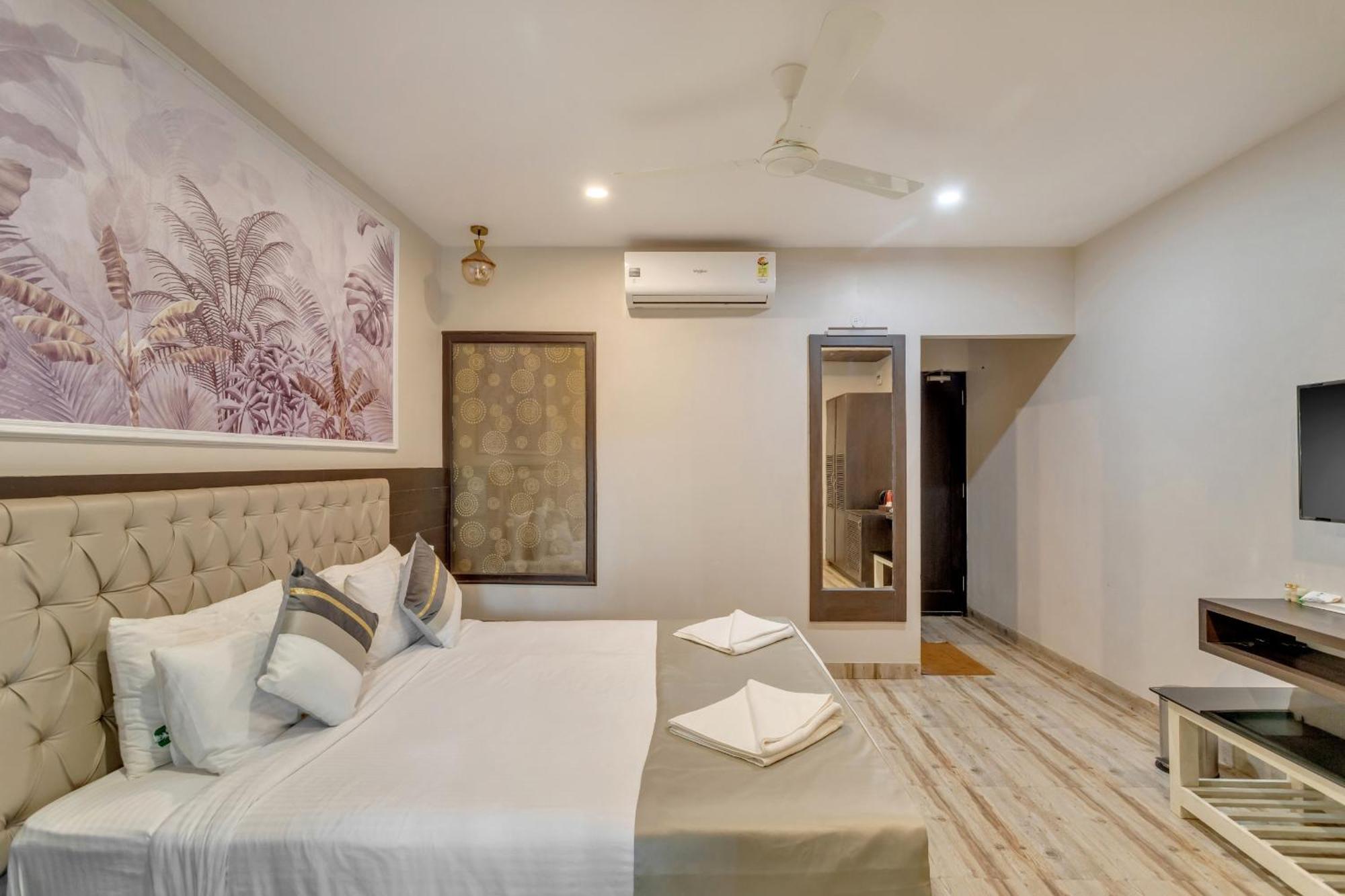 Skon Morjim Beach Resort By Orion Hotels Старый Гоа Экстерьер фото