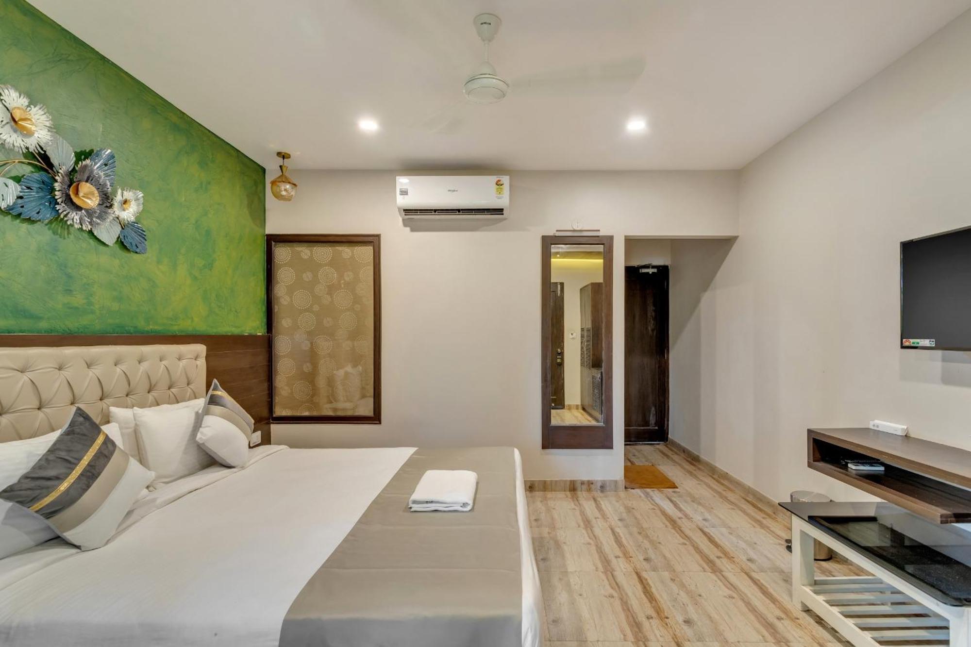 Skon Morjim Beach Resort By Orion Hotels Старый Гоа Экстерьер фото